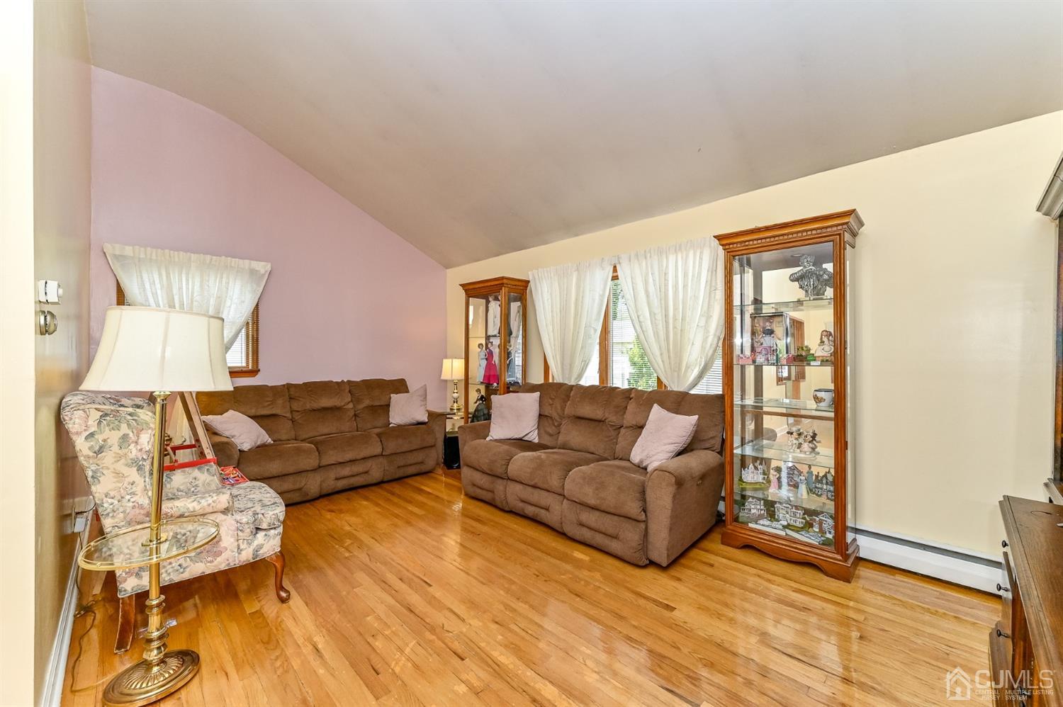 676 Inman Avenue Colonia, NJ 07067 - Photo 20 of 43 Gallery Image 20