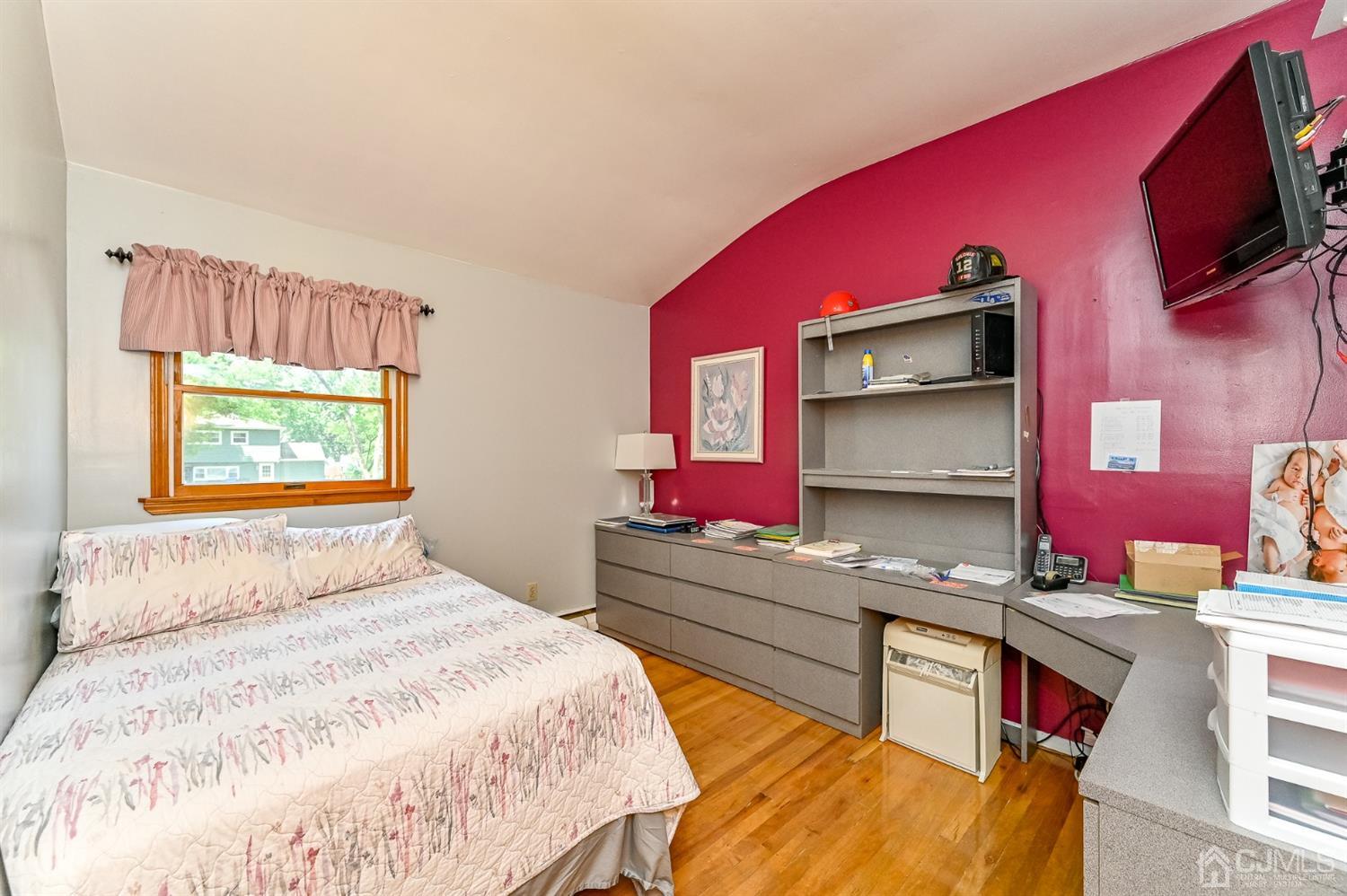 676 Inman Avenue Colonia, NJ 07067 - Photo 26 of 43 Gallery Image 26