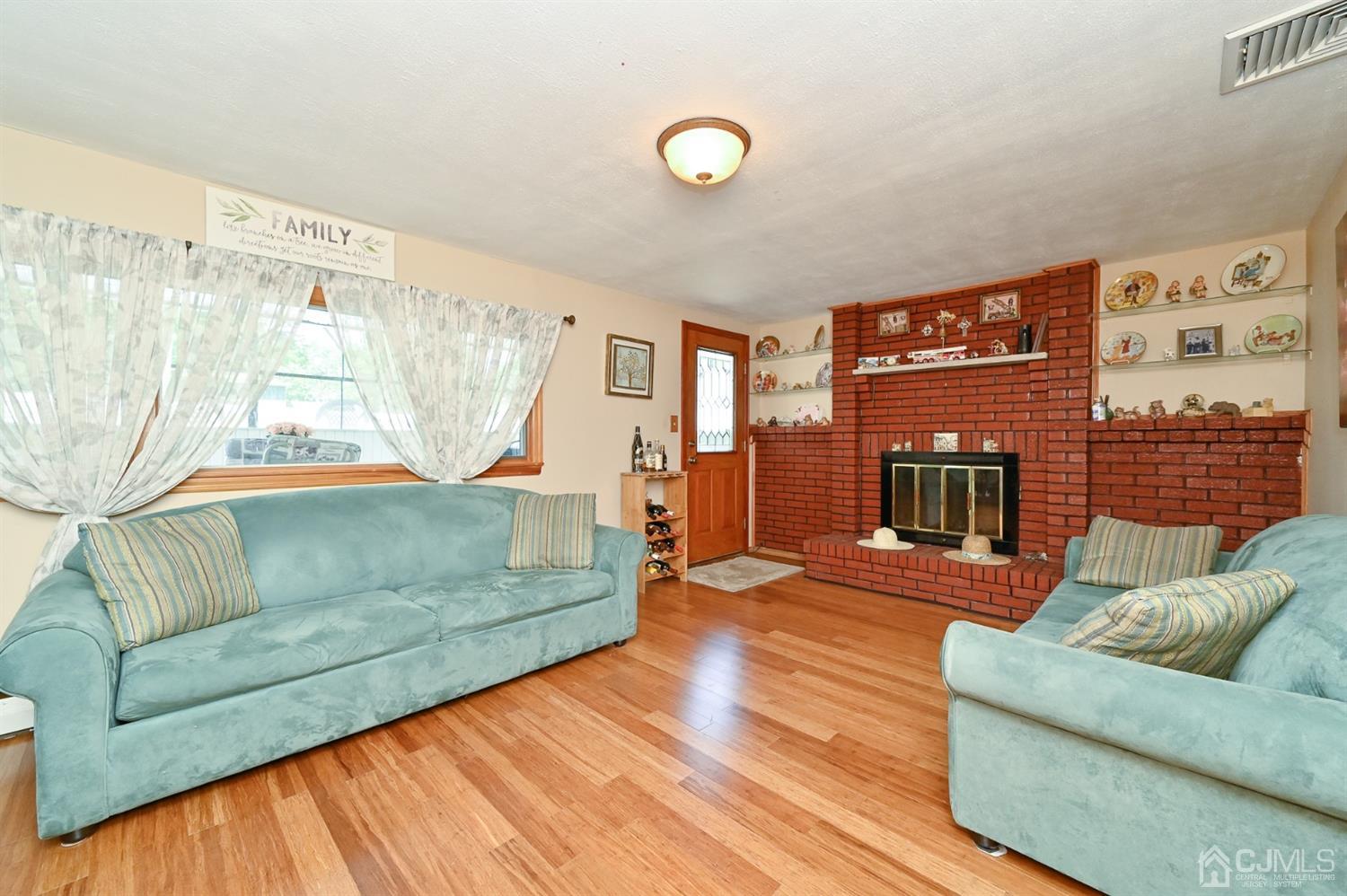 676 Inman Avenue Colonia, NJ 07067 - Photo 8 of 43 Gallery Image 8