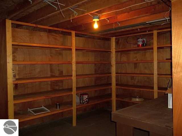 719 West 18 1/2 Road Mesick, MI 49668 - Photo 14 of 19 1733066-13.JPG