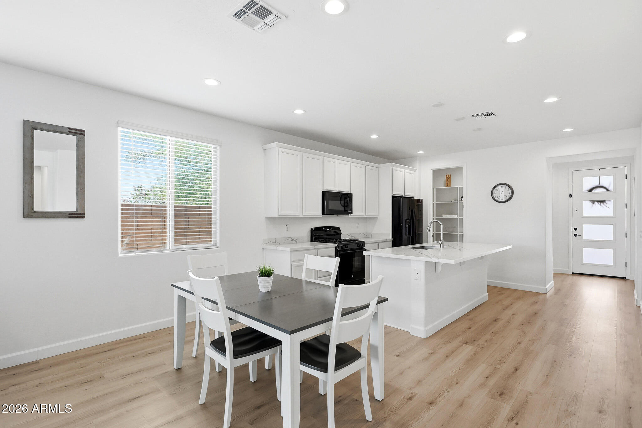 13341 West Yearling Road Peoria, AZ 85383 - Photo 5 of 34 Eat in Kitchen