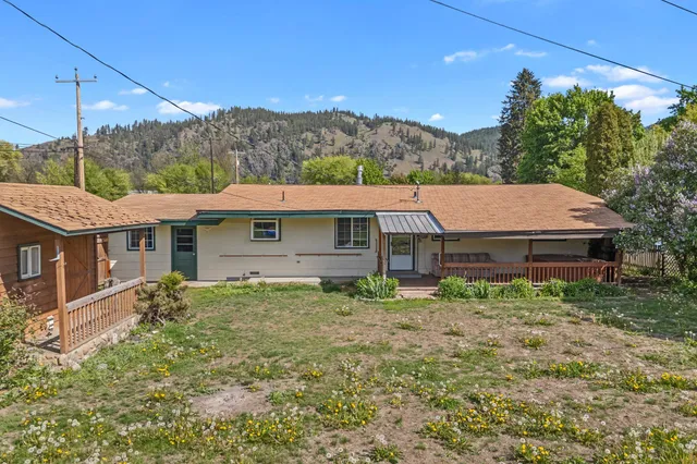 $260,000 | 150 East 9th Avenue, Kettle Falls, WA 99141