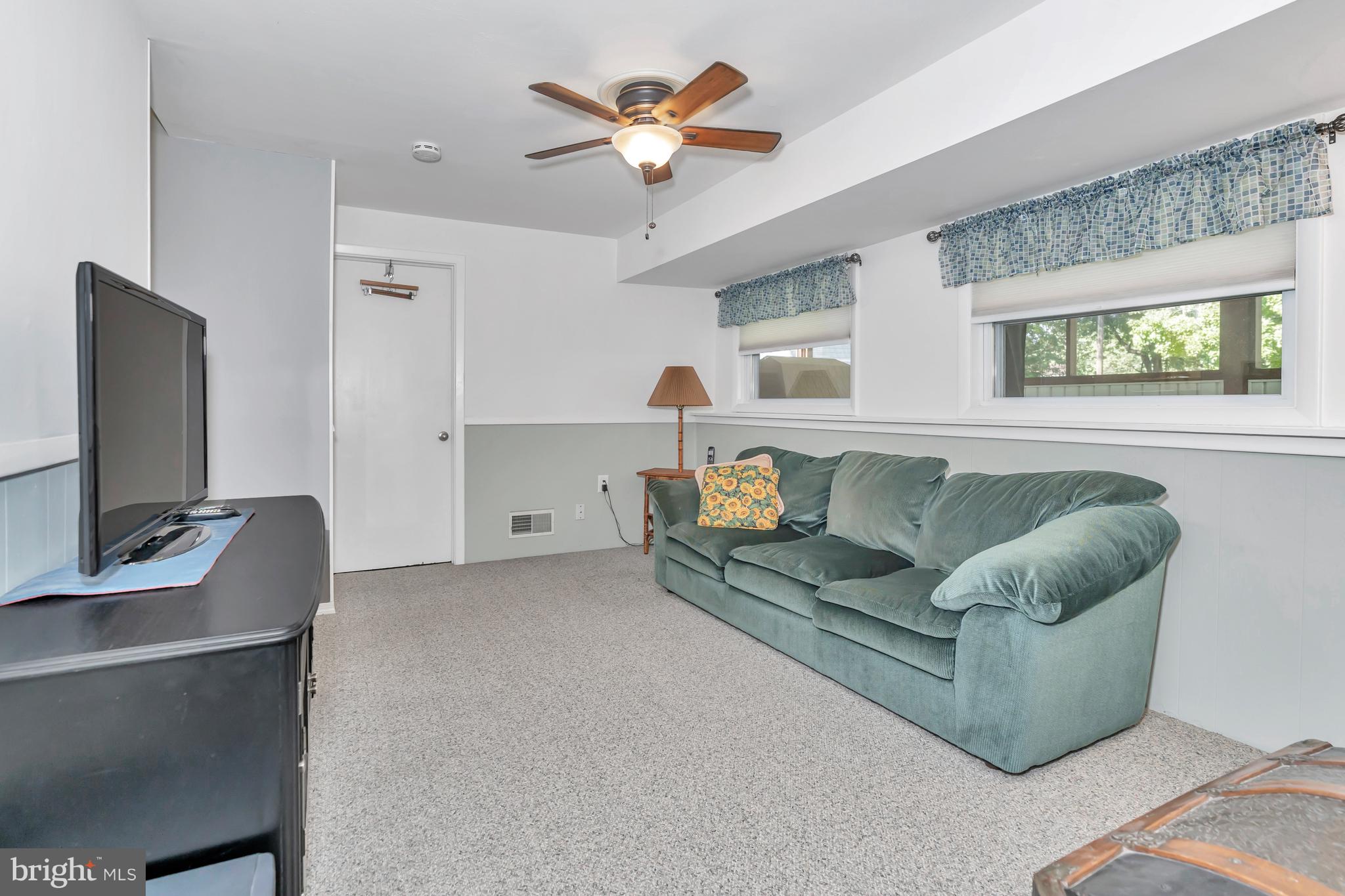 613 Lisbeth Road Newark, DE 19713 - Photo 19 of 31 Lower level den