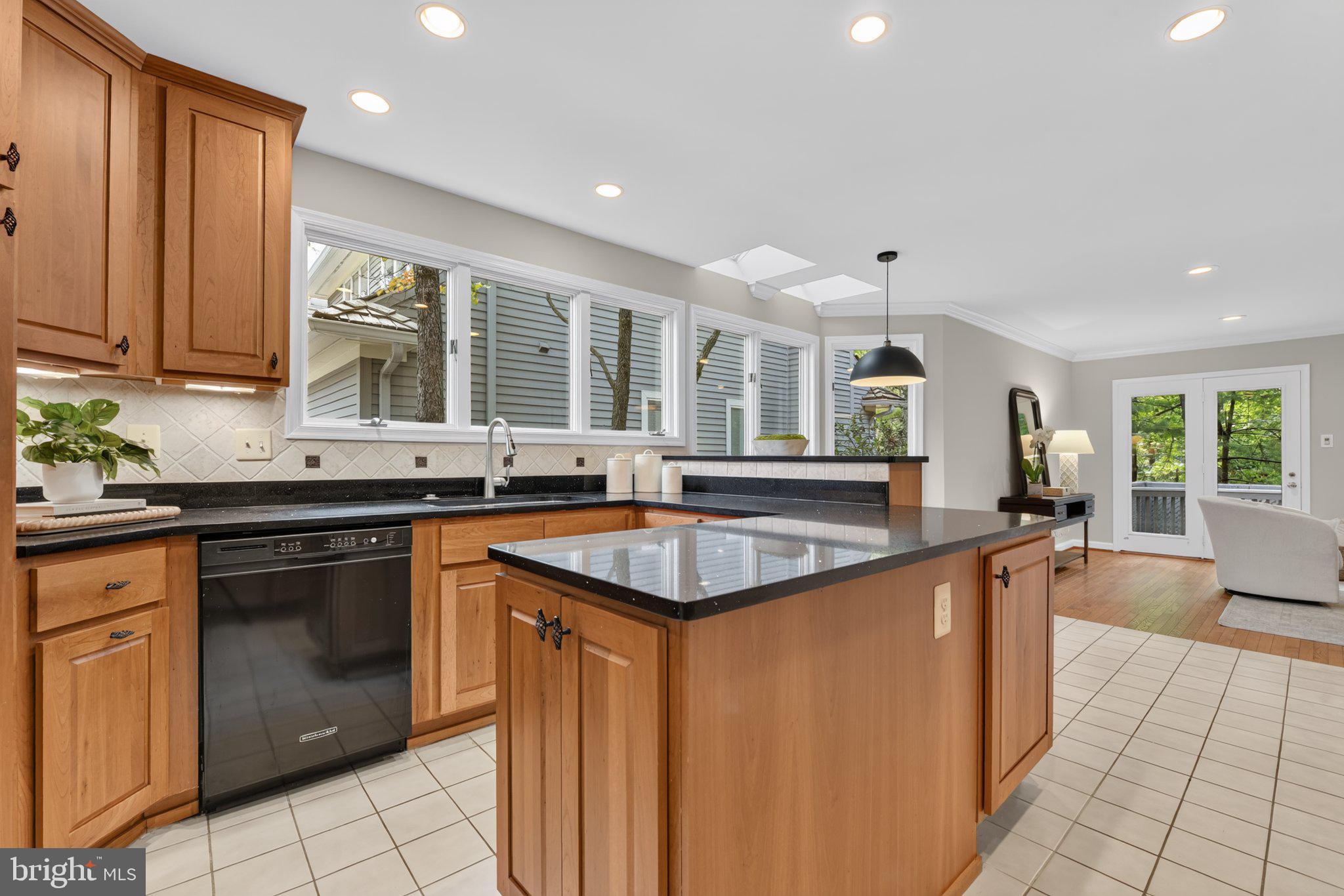 1585 Regatta Lane Reston, VA 20194 - Photo 14 of 41 Gallery Image 14