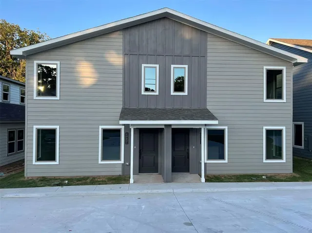 $1,295 | 2428 South Fannin Avenue, Unit 2428, Denison, TX 75020