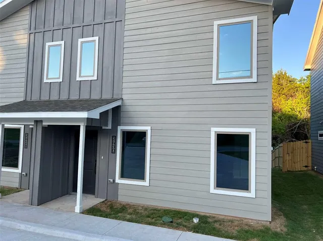 $1,295 | 2428 South Fannin Avenue, Unit 2428, Denison, TX 75020