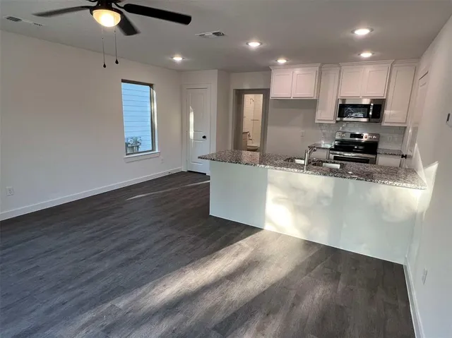 $1,295 | 2428 South Fannin Avenue, Unit 2428, Denison, TX 75020