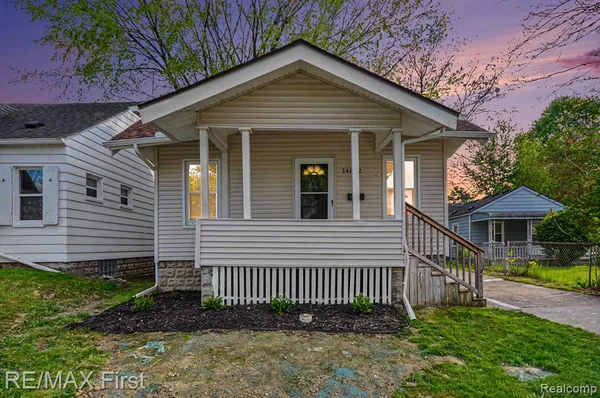 $129,900 | 14842 Collinson Avenue, Eastpointe, MI 48021