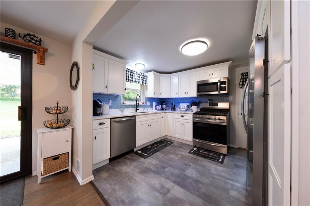 325 Clements Road Pittsburgh, PA 15239 - Photo 7 of 28 The beautifully updated kitchen has it all!