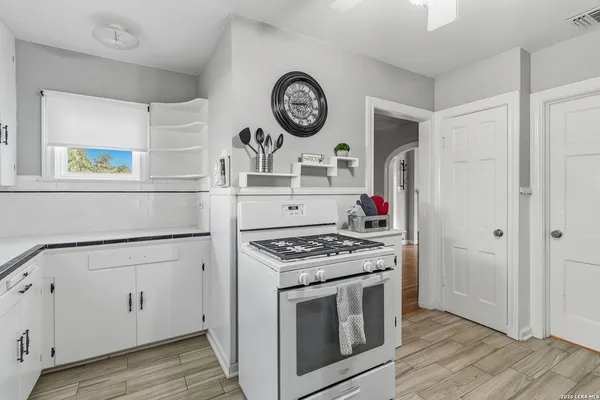 $1,650 | 410 South Park Boulevard, San Antonio, TX 78204