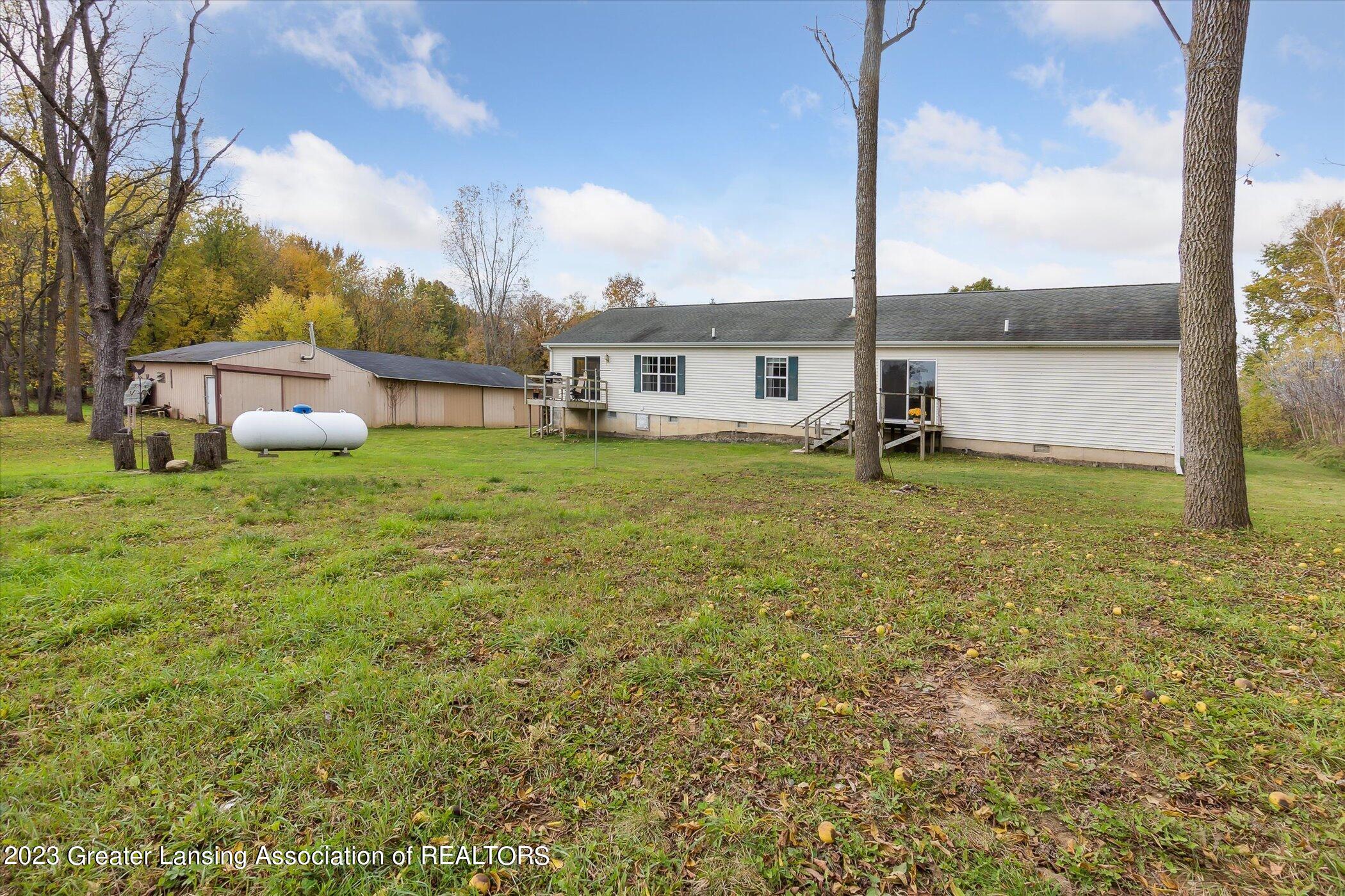 12699 Watson Road Bath, MI 48808 - Photo 31 of 43 31-12699-Watson-Rd-Bath-Twp-MI-48808-Win
