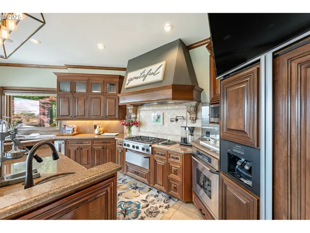 $3,699,000 | 34160 Southwest Peaks View Drive, Hillsboro, OR 97123