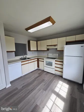 $1,600 | 33 Fieldstone Court, Dover, DE 19904