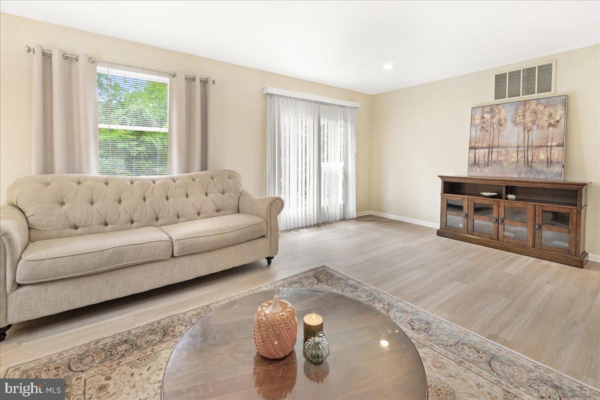 14035 Harrisville Road Mount Airy, MD 21771 - Photo 7 of 38