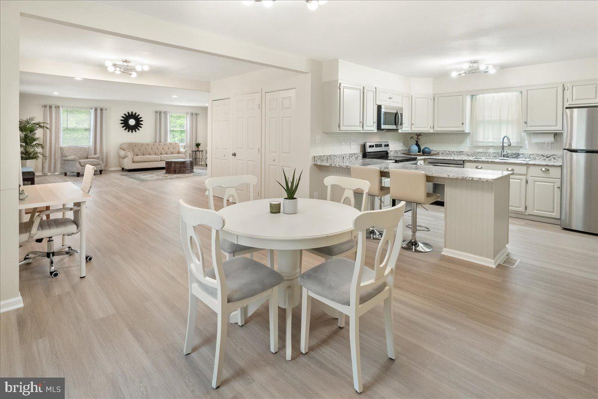 14035 Harrisville Road Mount Airy, MD 21771 - Photo 10 of 38