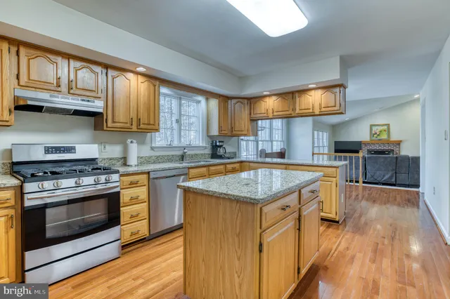 $775,000 | 9879 Hemlock Hills Court, Manassas, VA 20111