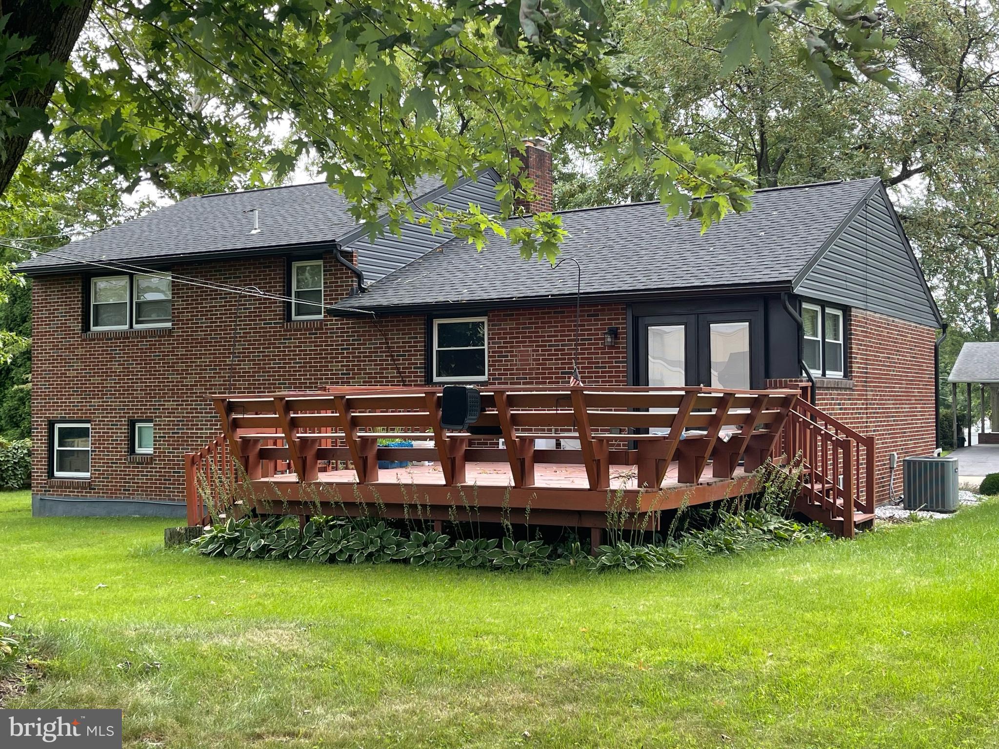 20 Vista Road Reading, PA 19610 - Photo 2 of 20