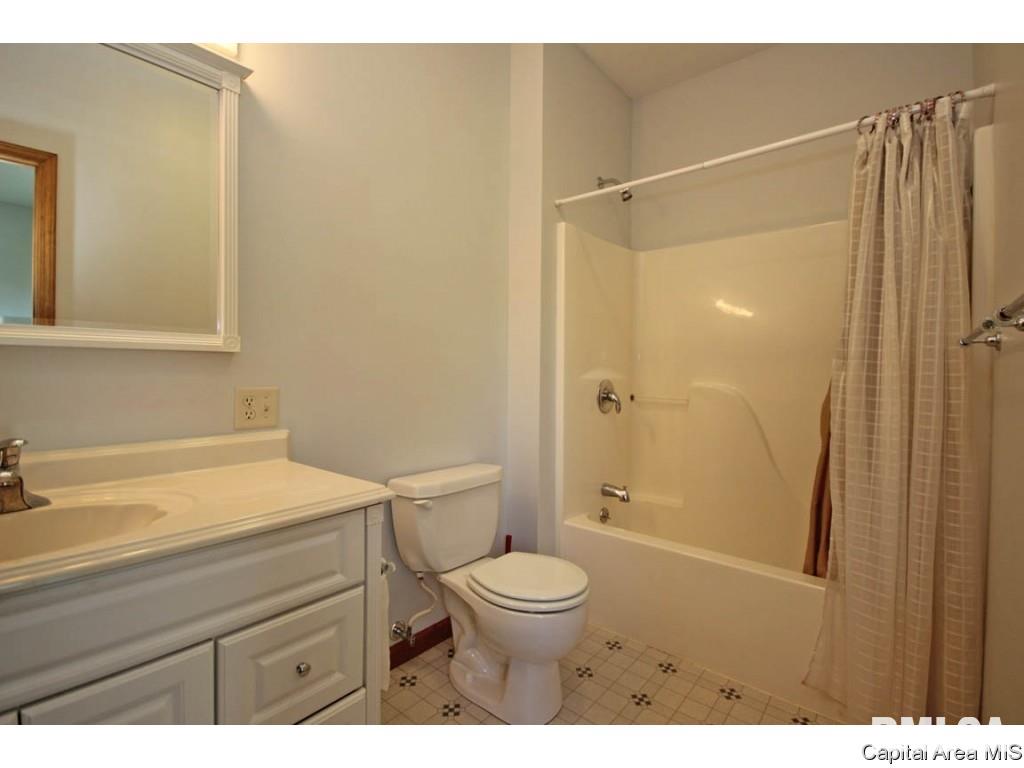 5401 Oak Crest Road Springfield, IL 62707 - Photo 13 of 33