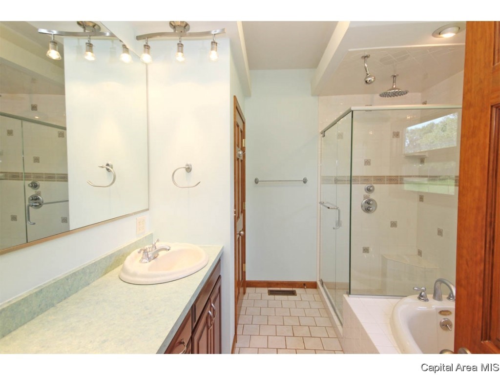 5401 Oak Crest Road Springfield, IL 62707 - Photo 20 of 33
