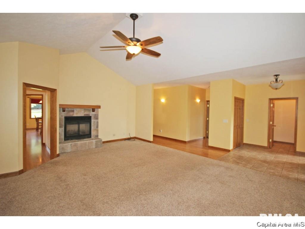 5401 Oak Crest Road Springfield, IL 62707 - Photo 3 of 33