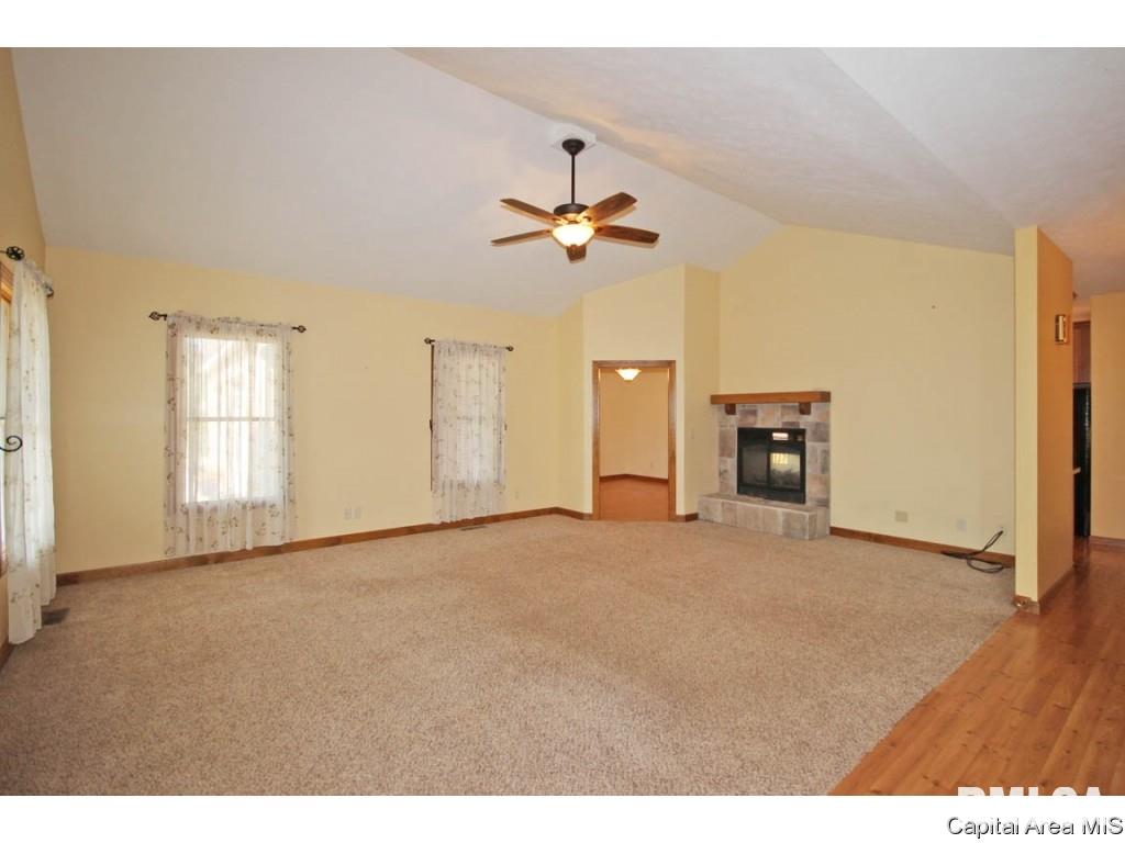 5401 Oak Crest Road Springfield, IL 62707 - Photo 4 of 33