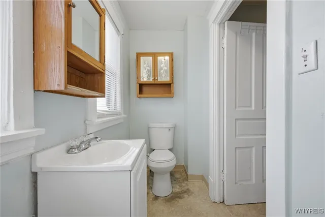 $89,999 | 2247 Independence Avenue, Niagara Falls, NY 14301