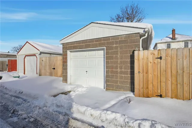 $89,999 | 2247 Independence Avenue, Niagara Falls, NY 14301