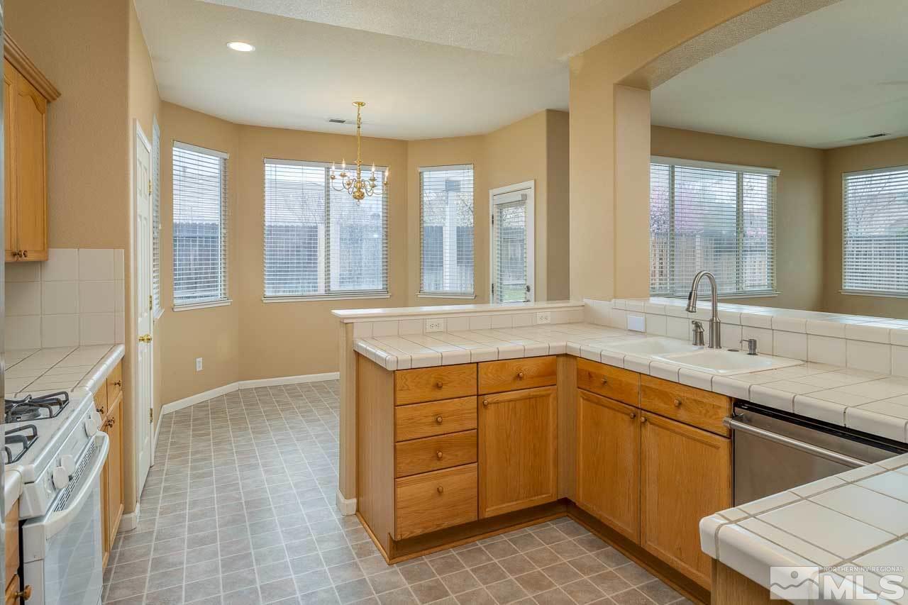 1870 San Ramon Drive Reno, NV 89521 - Photo 4 of 13 Photo 4