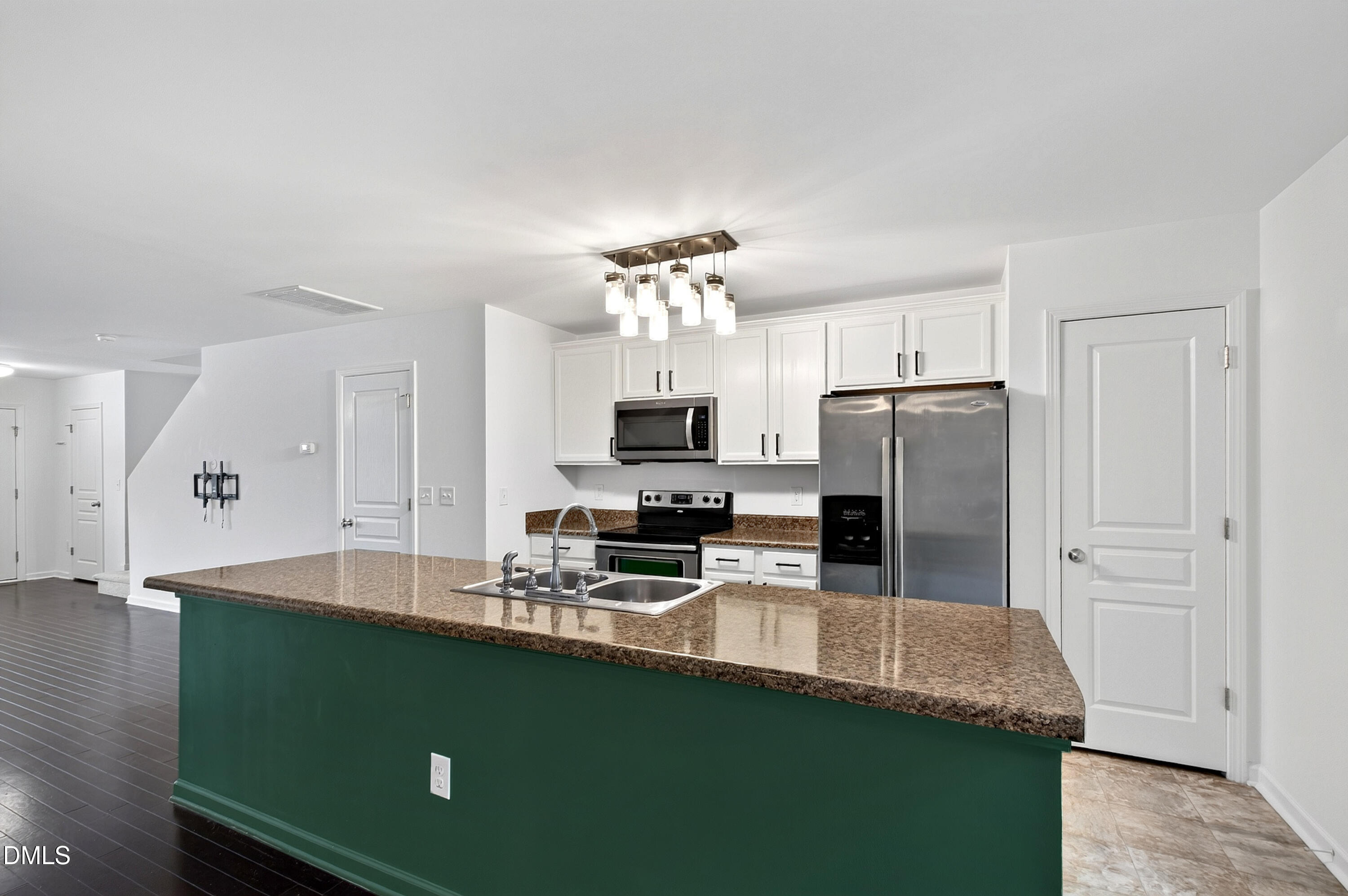 2931 Berkeley Springs Place Raleigh, NC 27616 - Photo 9 of 39 Kitchen