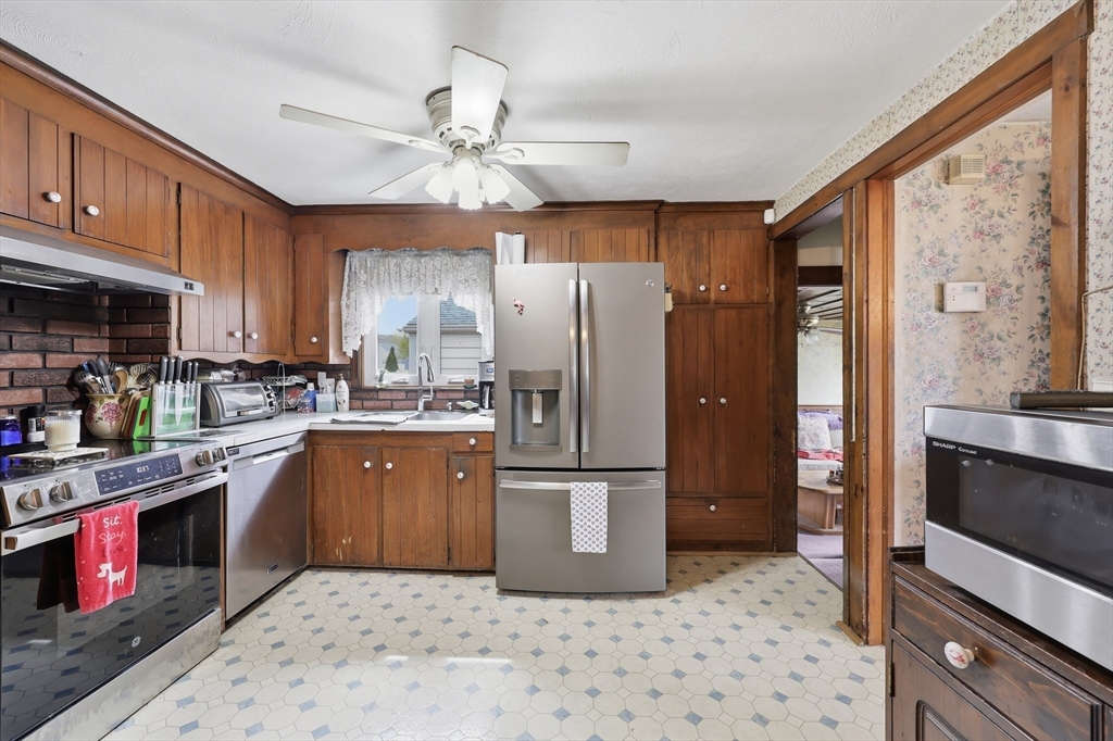 11 Judith Street Springfield, MA 01118 - Photo 11 of 29