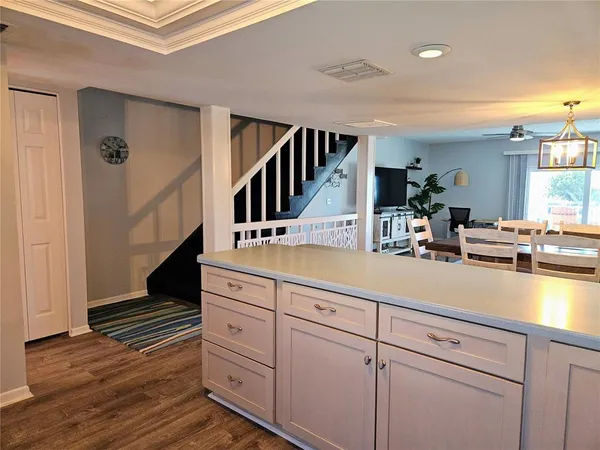 $2,700 | 255 Capri Circle North, Unit 25, Treasure Island, FL 33706