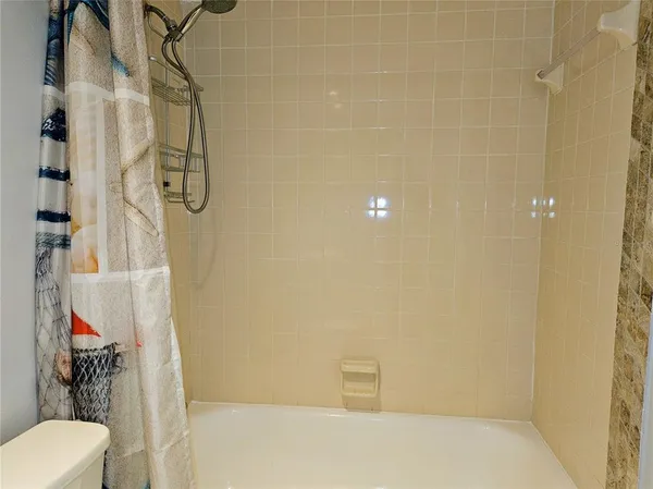 $2,700 | 255 Capri Circle North, Unit 25, Treasure Island, FL 33706