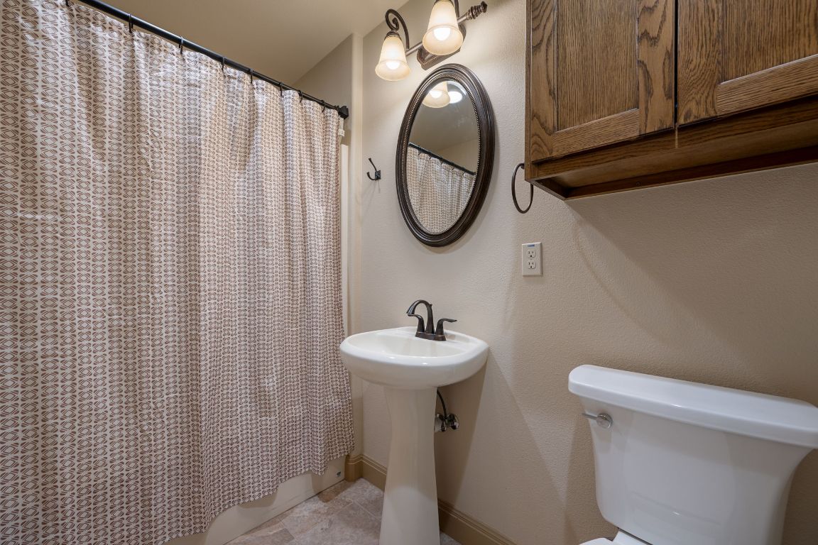 204 Overlook Court Georgetown, TX 78628 - Photo 24 of 35 Full Bathroom Upstairs