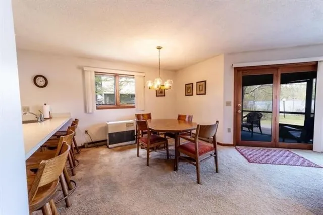 $3,200 | 15 Manor Estates Drive, Unit 1, Bristol, NH 03222