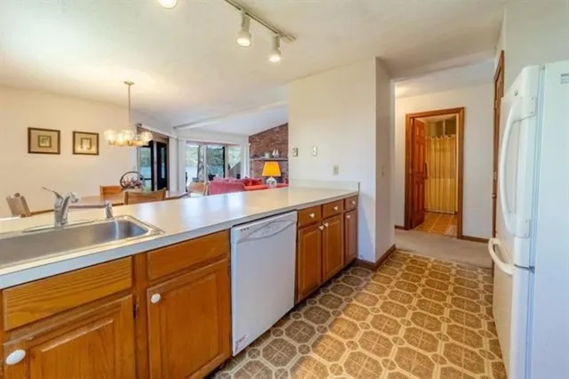 $3,200 | 15 Manor Estates Drive, Unit 1, Bristol, NH 03222