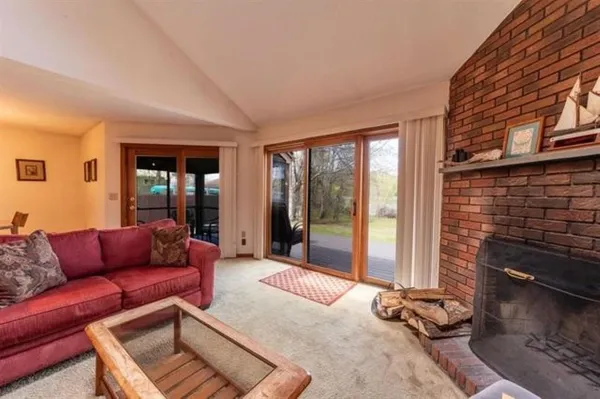 $3,200 | 15 Manor Estates Drive, Unit 1, Bristol, NH 03222