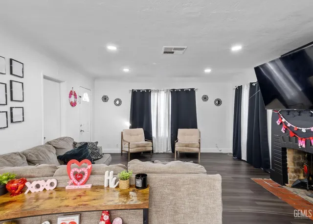 $310,000 | Undisclosed Address, Bakersfield, CA 93304