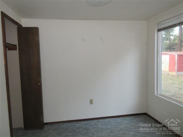 16943 Hermosa Road Bend, OR 97707 - Photo 8 of 16 Guest bedroom