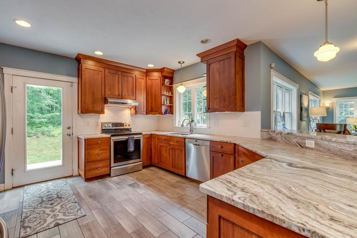 29 Farrwood Road Windham, NH 03087 - Photo 3 of 35