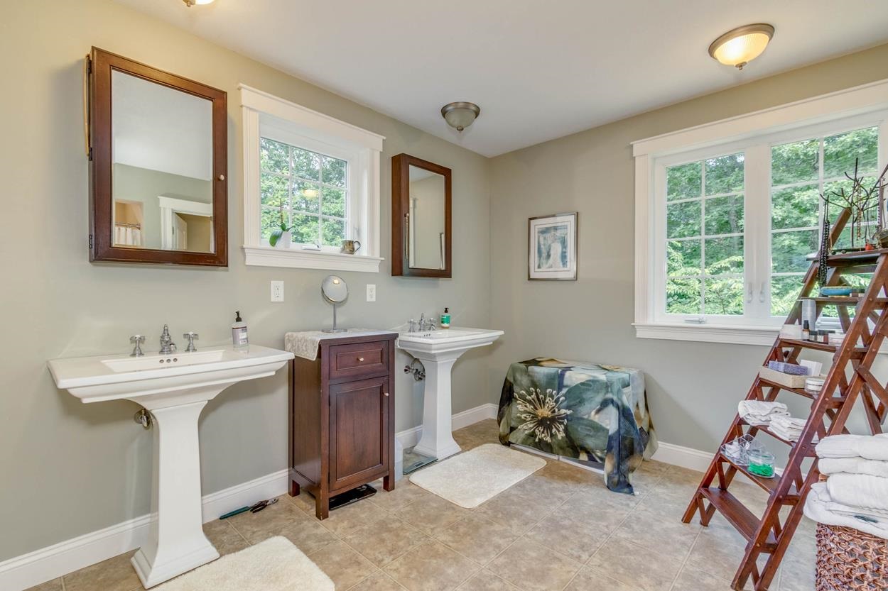 29 Farrwood Road Windham, NH 03087 - Photo 28 of 35