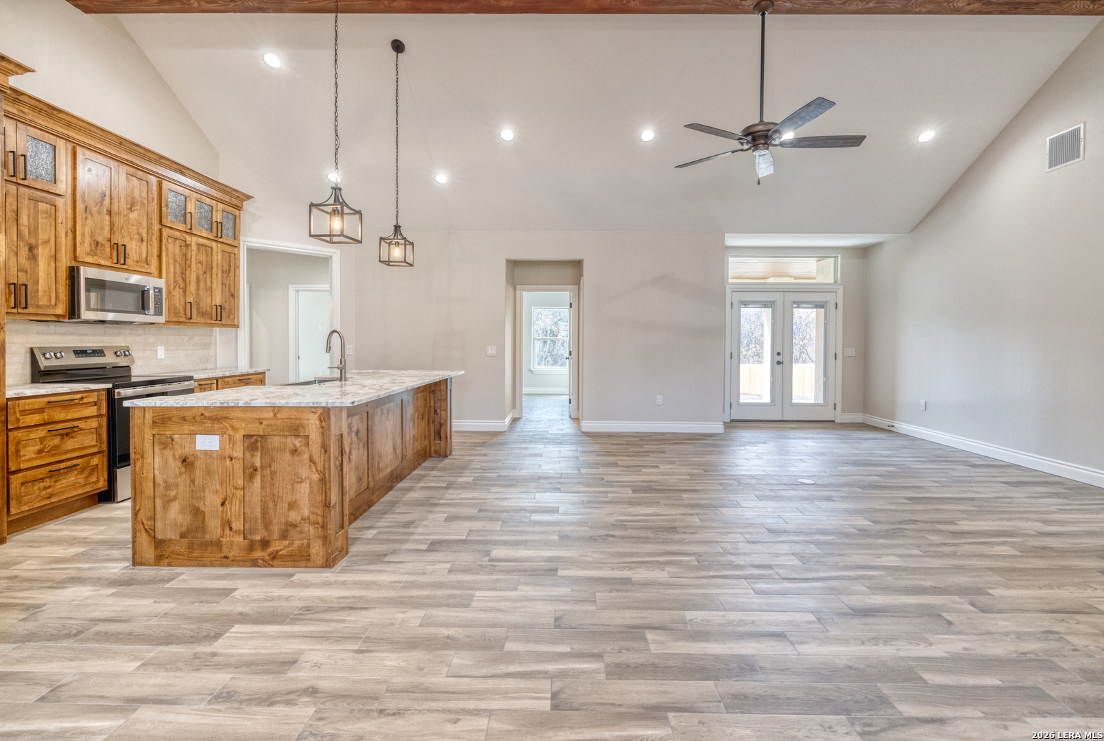 239 Country Clb Lane Uvalde, TX 78801 - Photo 9 of 37