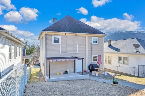 $197,000 | 644 Montrose Avenue Southeast, Roanoke, VA 24013