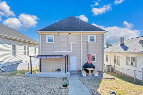 $197,000 | 644 Montrose Avenue Southeast, Roanoke, VA 24013