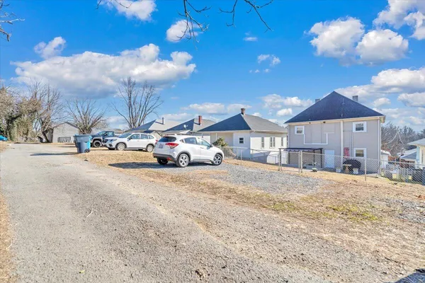 $197,000 | 644 Montrose Avenue Southeast, Roanoke, VA 24013