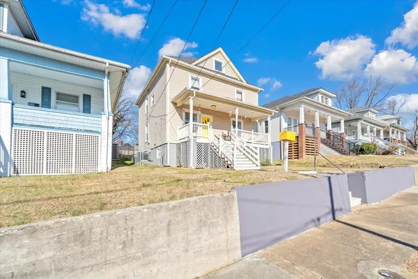 $197,000 | 644 Montrose Avenue Southeast, Roanoke, VA 24013