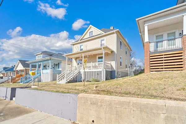 $197,000 | 644 Montrose Avenue Southeast, Roanoke, VA 24013