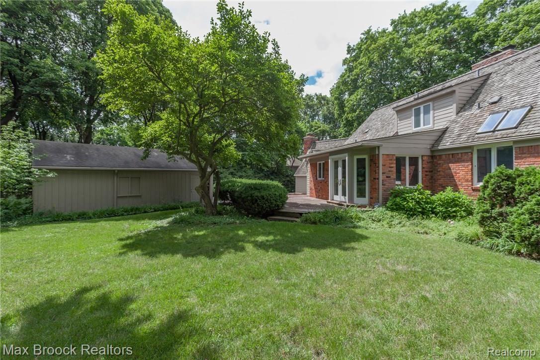 4905 Charing Cross Road Bloomfield Hills, MI 48304 - Photo 8 of 59 Back view of this beautiful home.