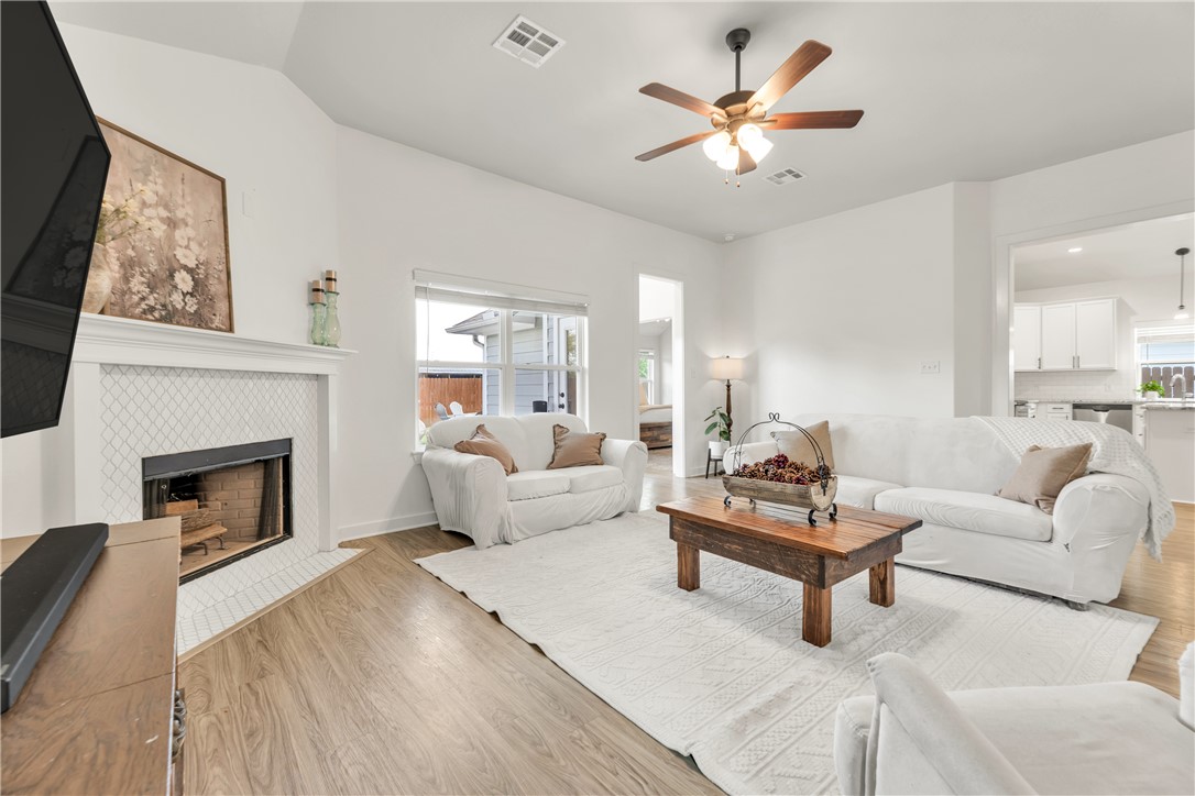 1907 Cambria Drive Bryan, TX 77807 - Photo 7 of 31