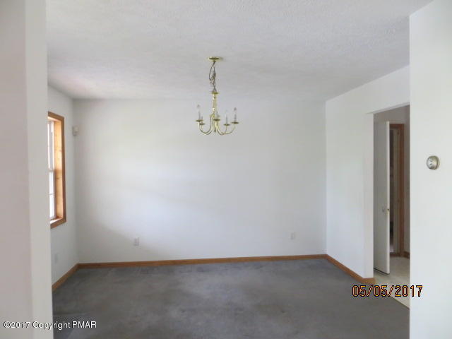 301 Middle Road Tannersville, PA 18372 - Photo 3 of 13 IMG_4363