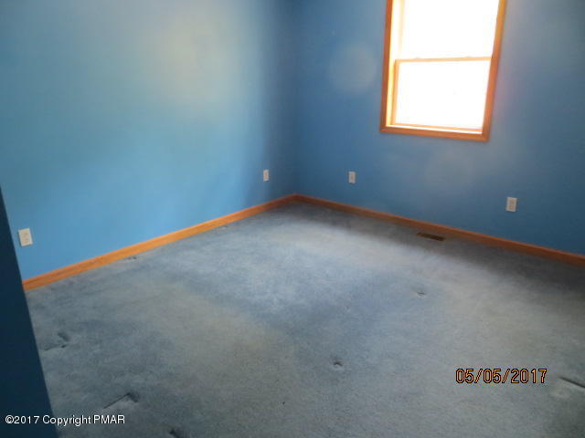 301 Middle Road Tannersville, PA 18372 - Photo 9 of 13 IMG_4373